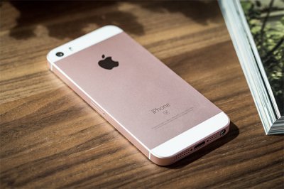 Смартфон iPhone SE стал самым продаваемым гаджетом на территории России