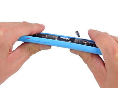 Корпус смартфона iPhone 5s может деформироваться